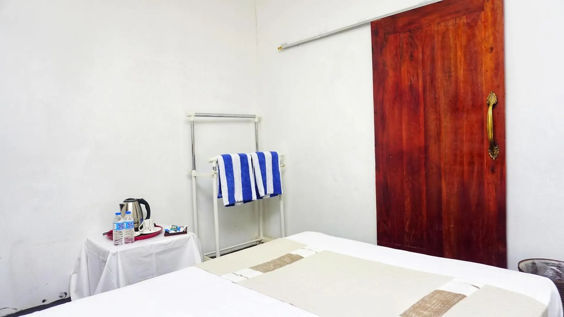 Bed & Breakfast Lavish Layer Homestay Sigiriya